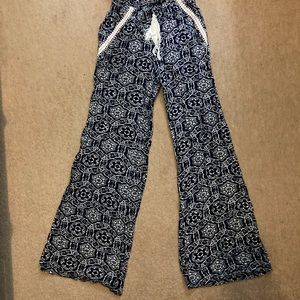 Patterned flare pants